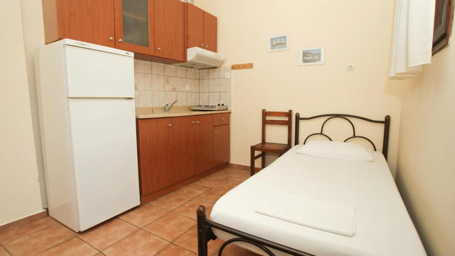 Karnagio Vasilas Agia Paraskevi  0*, Agia Paraskevi (Kassandra)